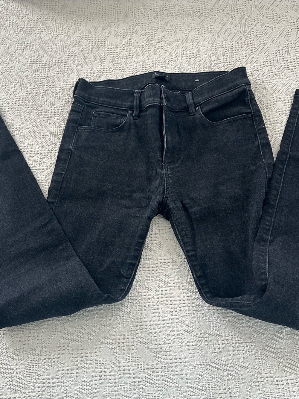 Ann Taylor Black Skinny Jeans 2 28"